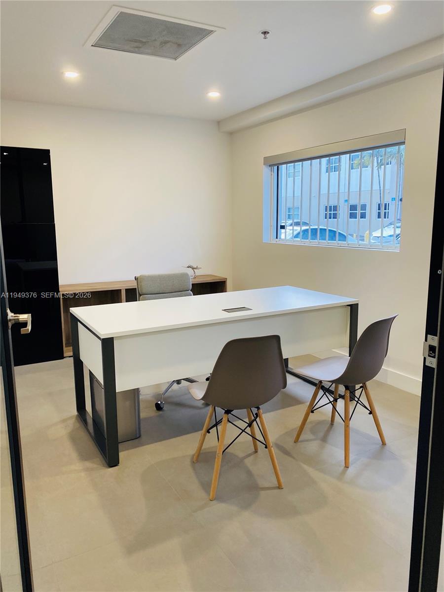 See details 210 / sq. ft. $ 2026-01-20 0 Photo