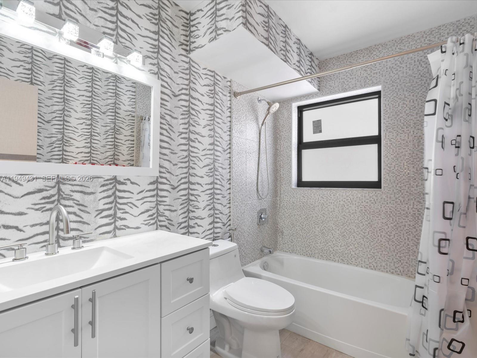 Photo of 1500 Ocean Dr  #3G, Hollywood, Florida, 33019 - 