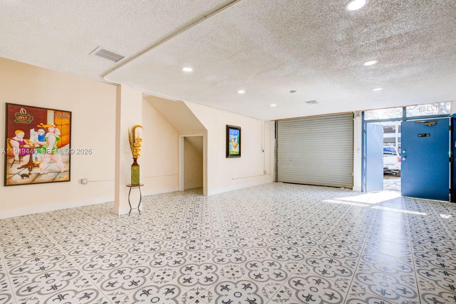 9  /   sq. ft. $ 2026-01-20 0 Photo