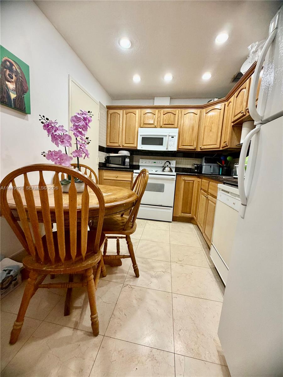 See details 16C 1 / 2 870 sq. ft. $ 2026-02-07 0 Photo