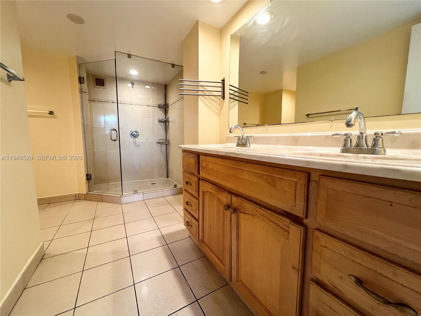 Photo of 1833 Ocean Dr  #1109, Hallandale Beach, Florida, 33009 - 