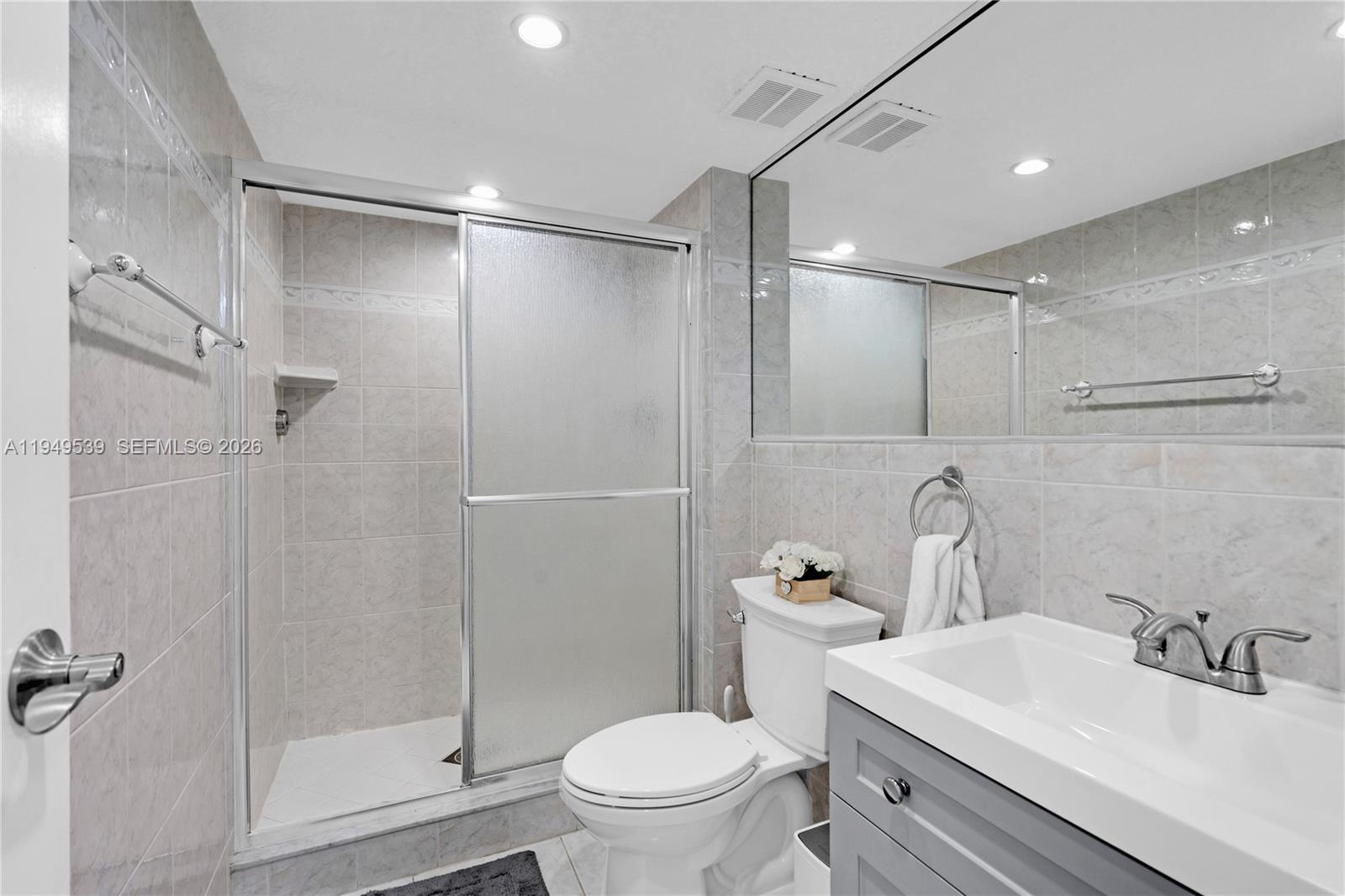 Photo of 20301 Country Club Dr  #1623, Aventura, Florida, 33180 - 