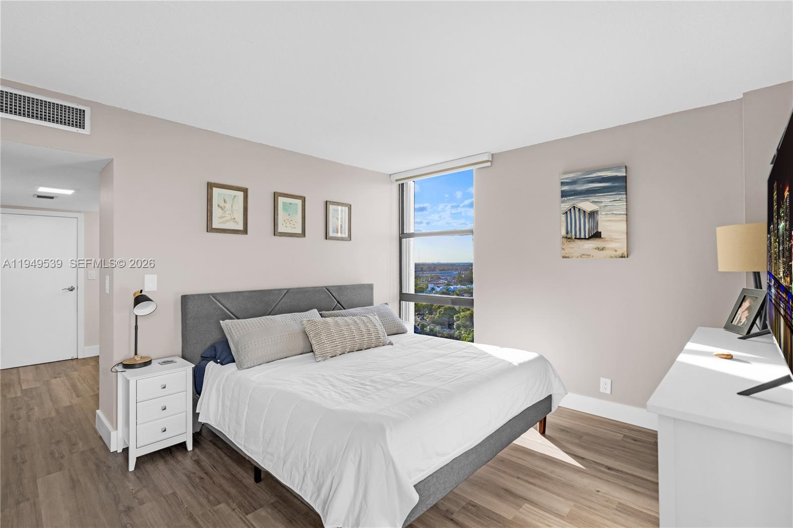 Photo of 20301 Country Club Dr  #1623, Aventura, Florida, 33180 - 