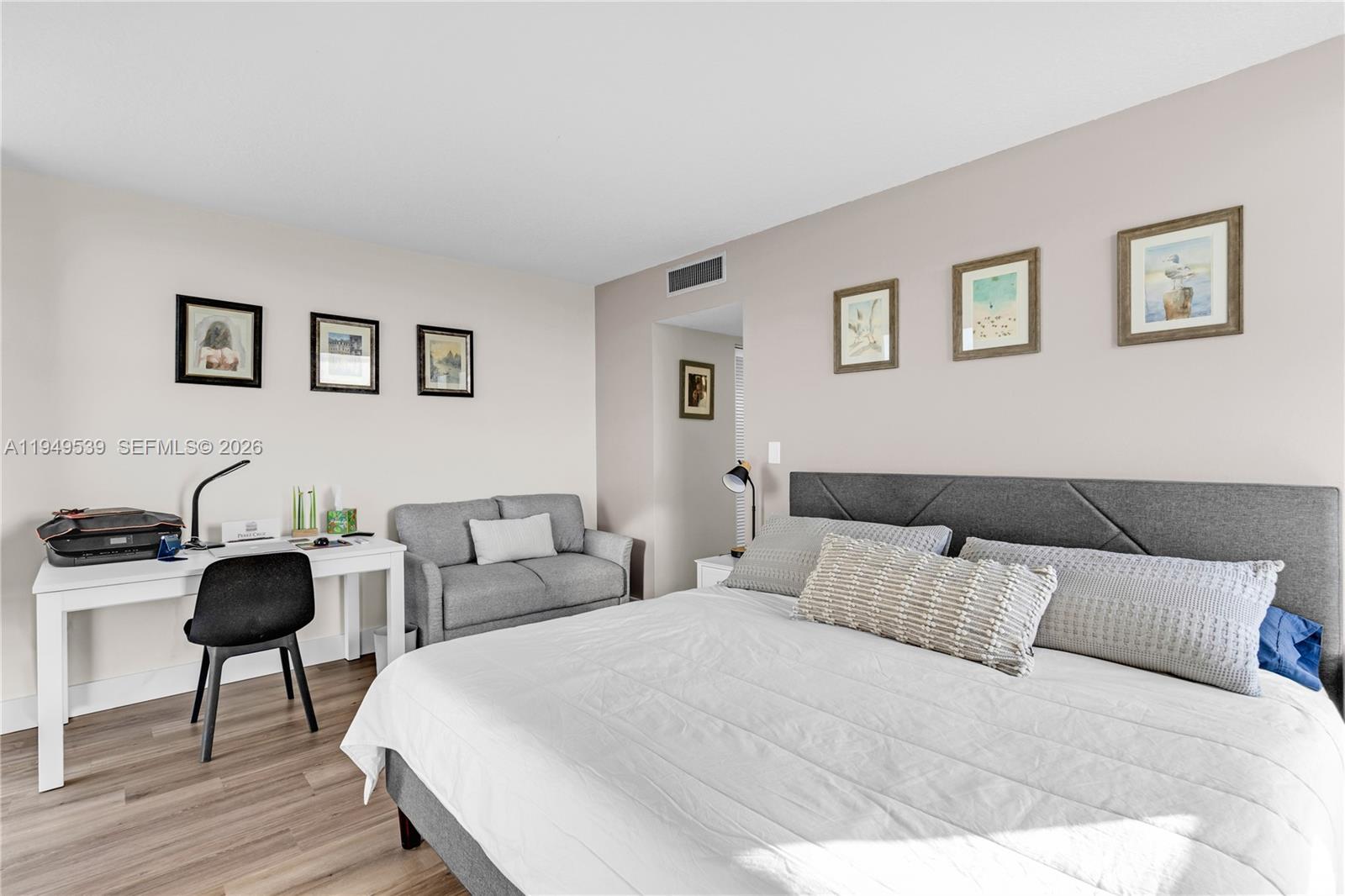 Photo of 20301 Country Club Dr  #1623, Aventura, Florida, 33180 - 