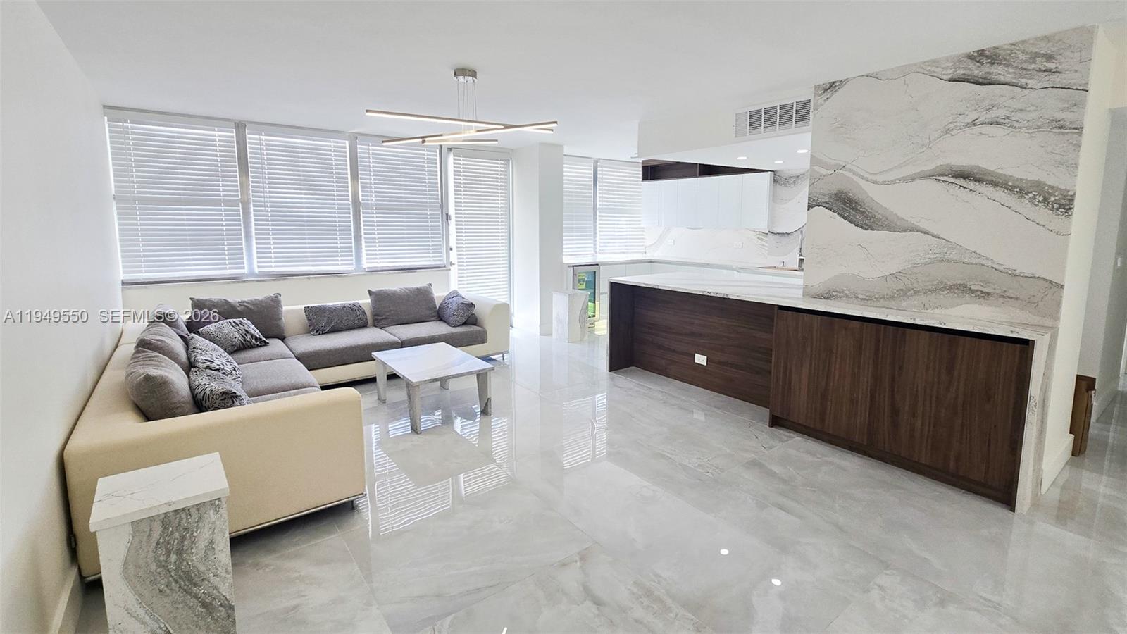 203 2 / 2 1287 sq. ft. $ 2026-01-21 0 Photo