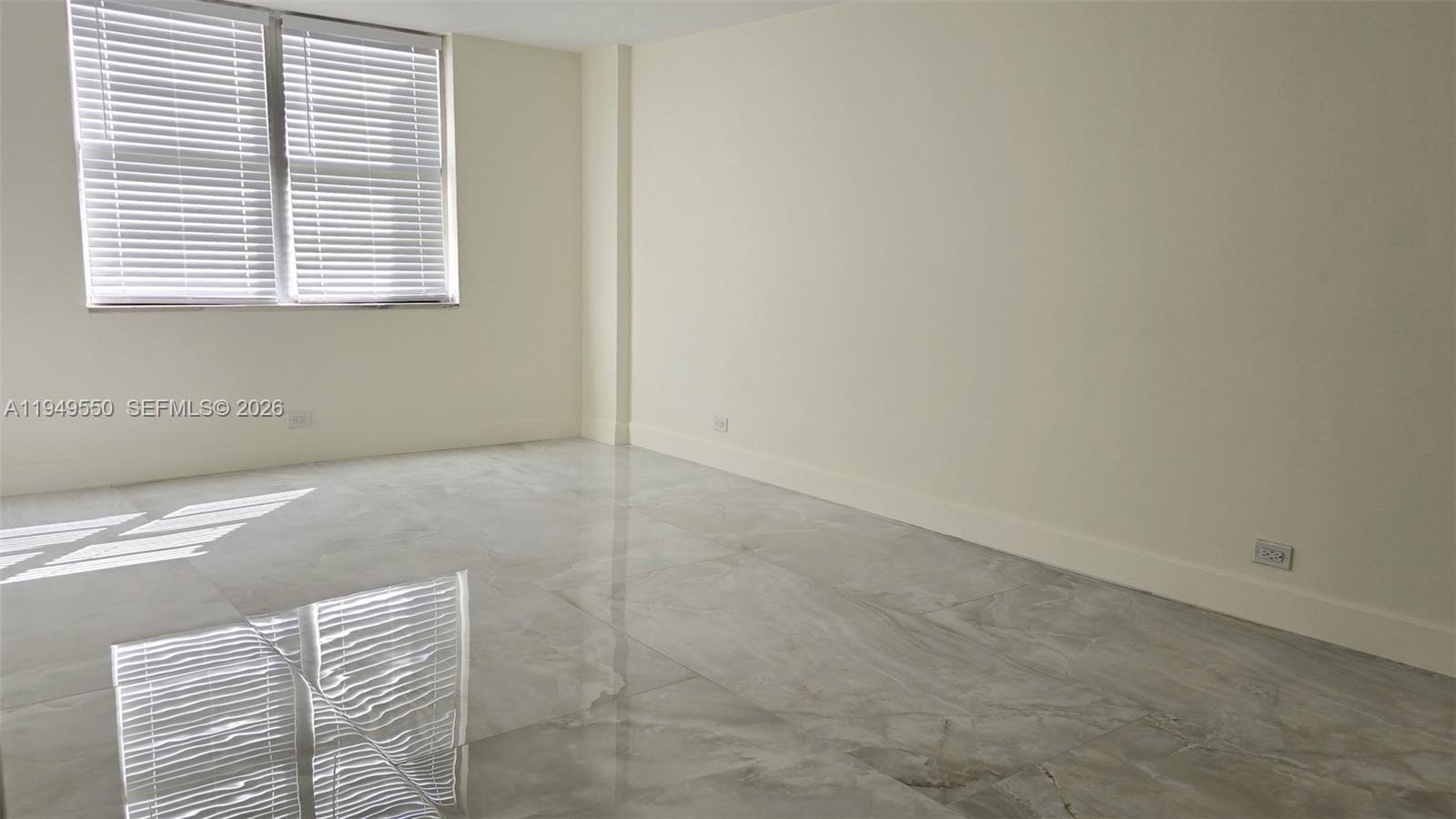 203 2 / 2 1287 sq. ft. $ 2026-01-21 0 Photo