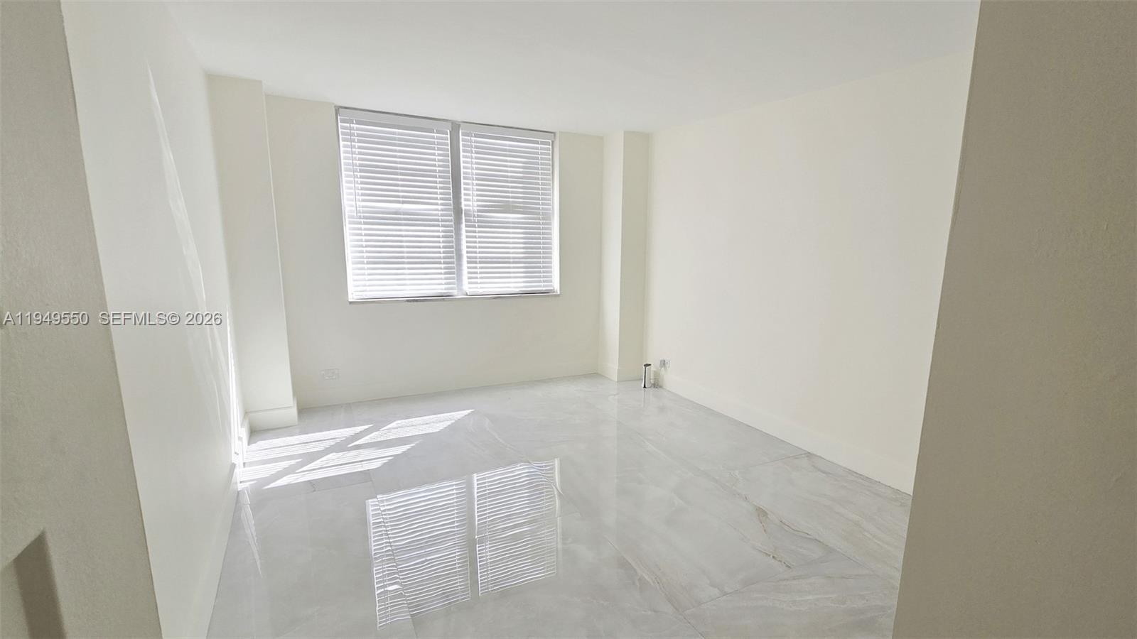 203 2 / 2 1287 sq. ft. $ 2026-01-21 0 Photo