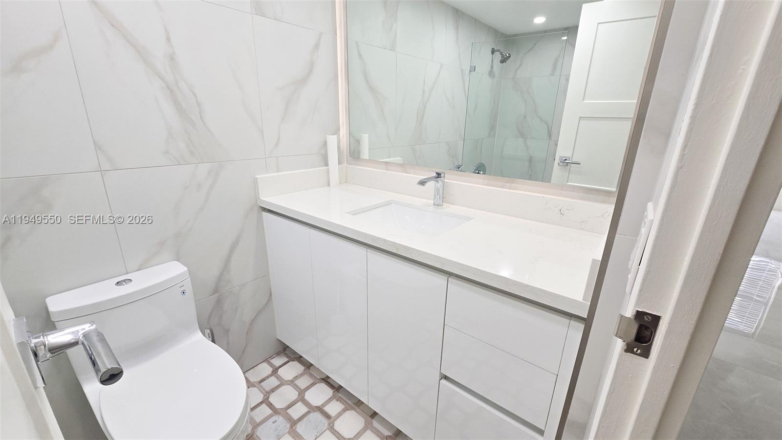 203 2 / 2 1287 sq. ft. $ 2026-01-21 0 Photo