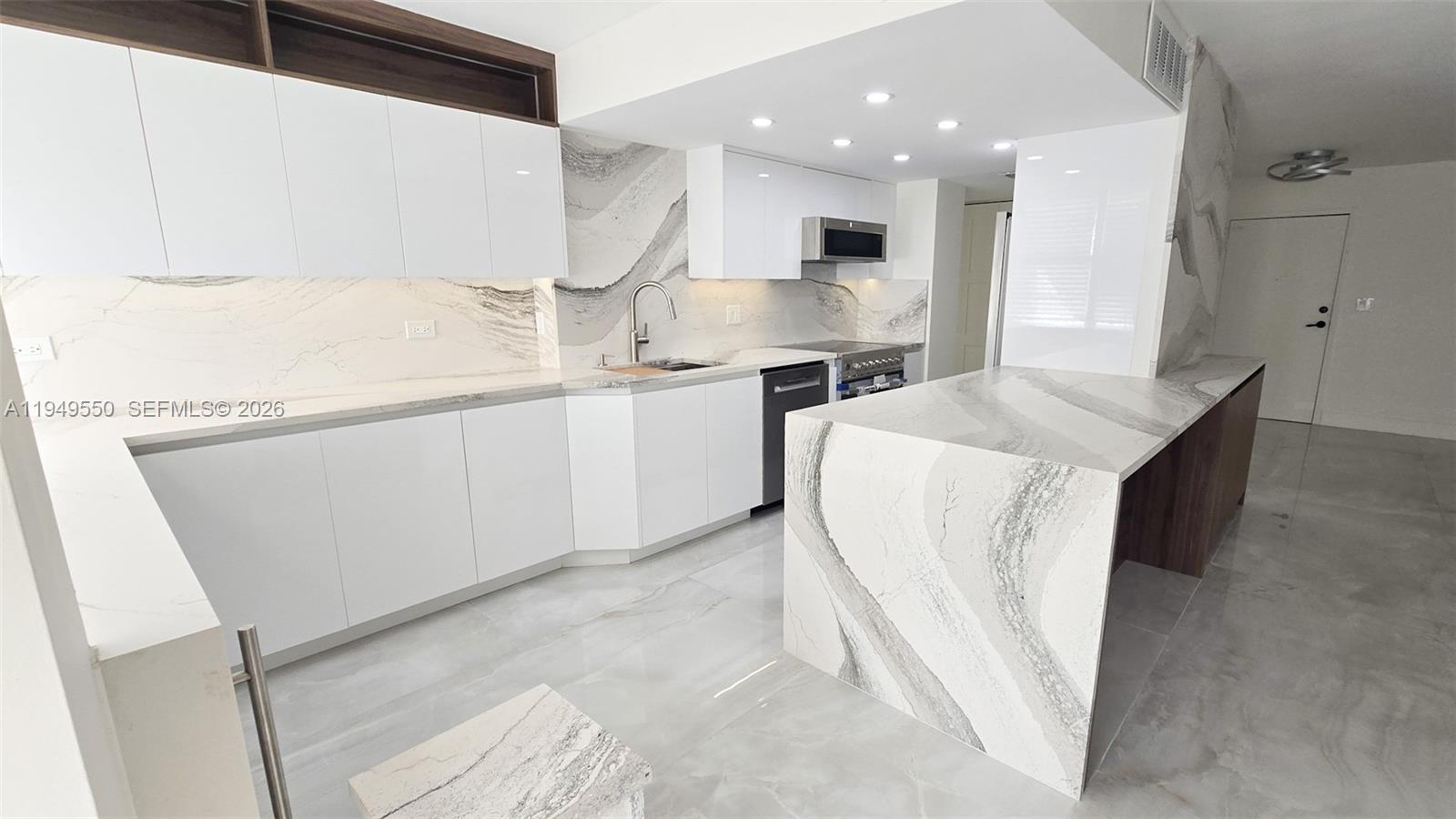 203 2 / 2 1287 sq. ft. $ 2026-01-21 0 Photo