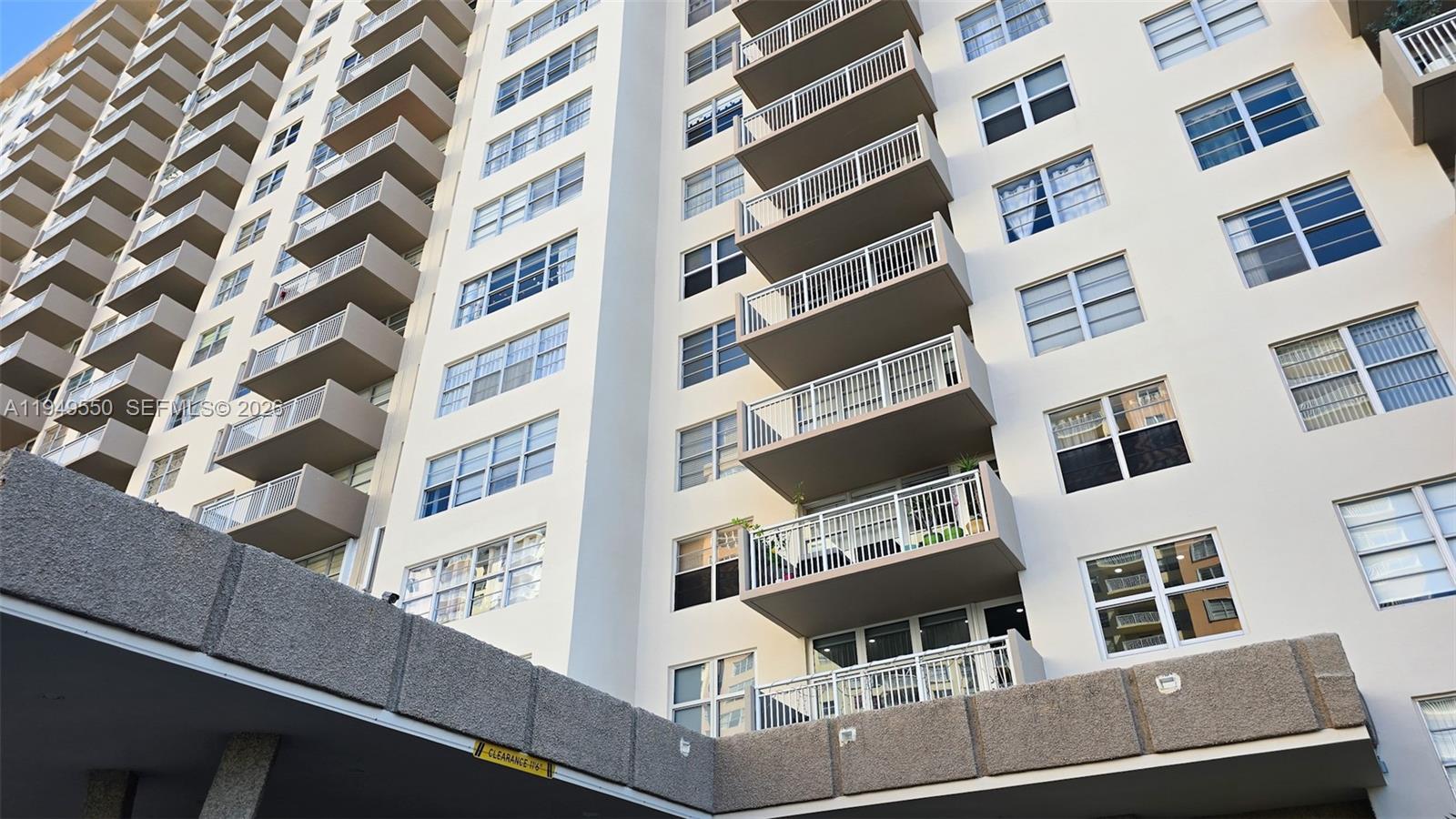 203 2 / 2 1287 sq. ft. $ 2026-01-21 0 Photo