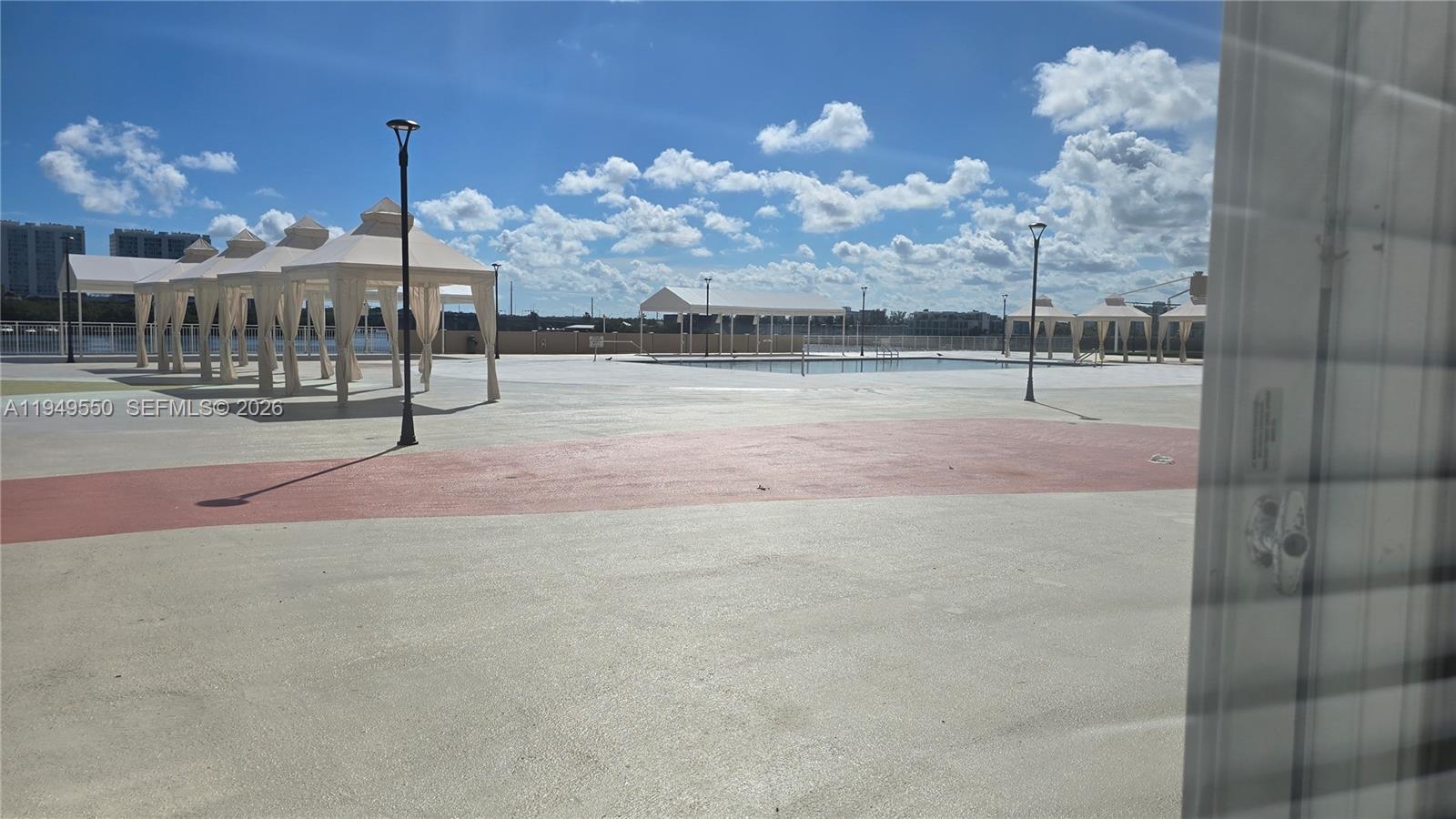 203 2 / 2 1287 sq. ft. $ 2026-01-21 0 Photo