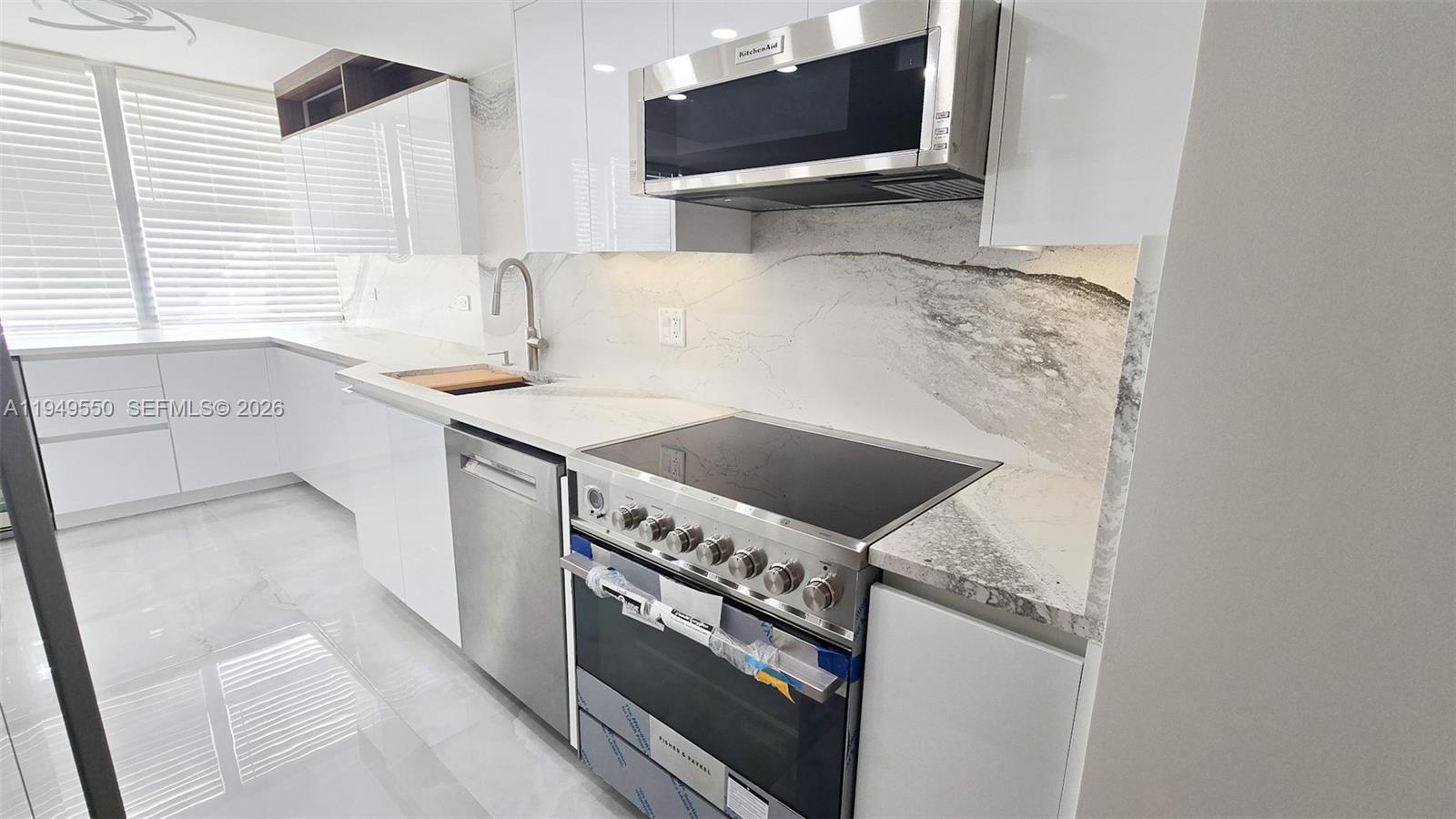 203 2 / 2 1287 sq. ft. $ 2026-01-21 0 Photo