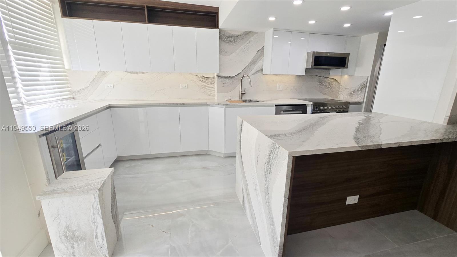 203 2 / 2 1287 sq. ft. $ 2026-01-21 0 Photo