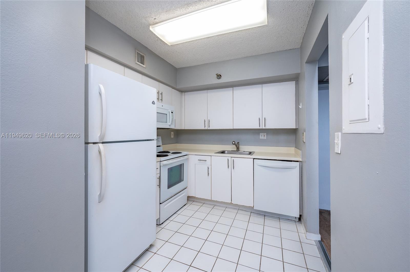 Photo of 3300 191st St  #1915, Aventura, Florida, 33180 - 
