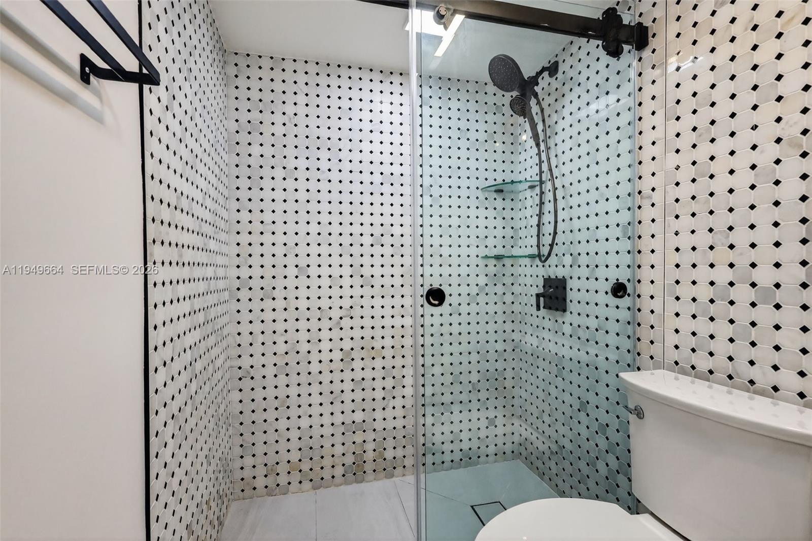 Ver detalles C212 1 / 2 898 sq. ft. $ 2026-02-26 0 foto