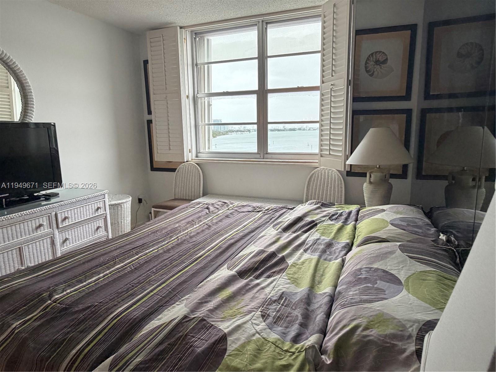 Ver detalles 802 1 / 2 762 sq. ft. $ 2026-01-21 0 foto