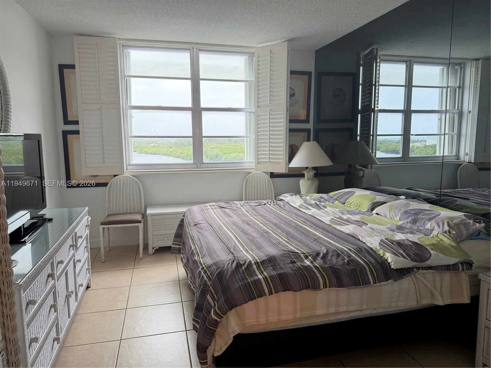 Ver detalles 802 1 / 2 762 sq. ft. $ 2026-01-21 0 foto