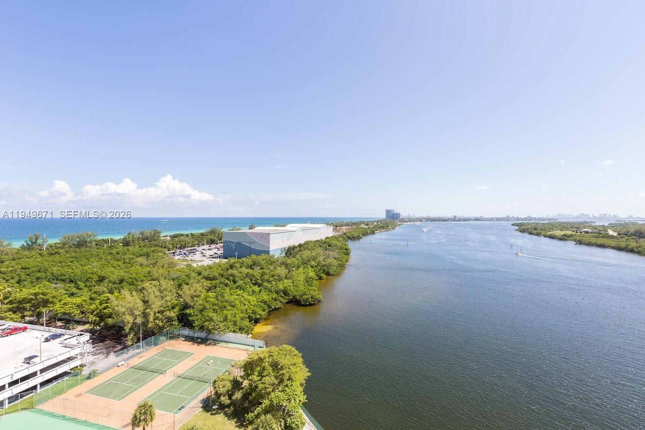 Ver detalles 802 1 / 2 762 sq. ft. $ 2026-01-21 0 foto