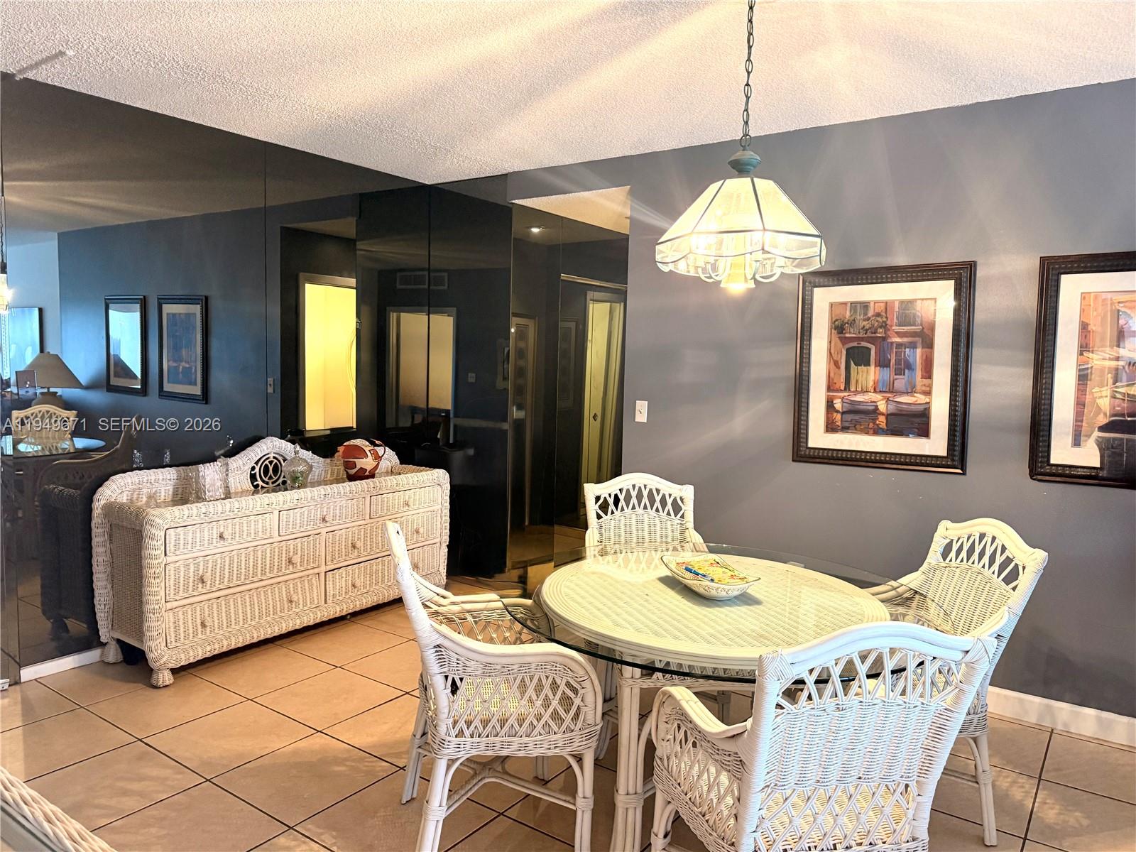 Ver detalles 802 1 / 2 762 sq. ft. $ 2026-01-21 0 foto