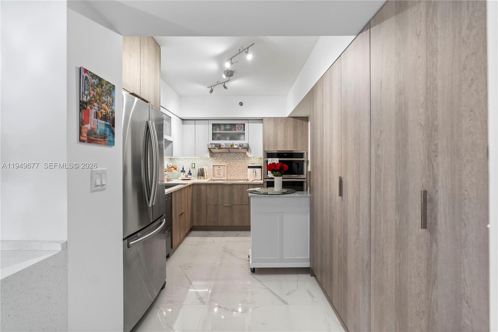 Photo of 3600 Mystic Pointe Dr  #1017, Aventura, Florida, 33180 - 