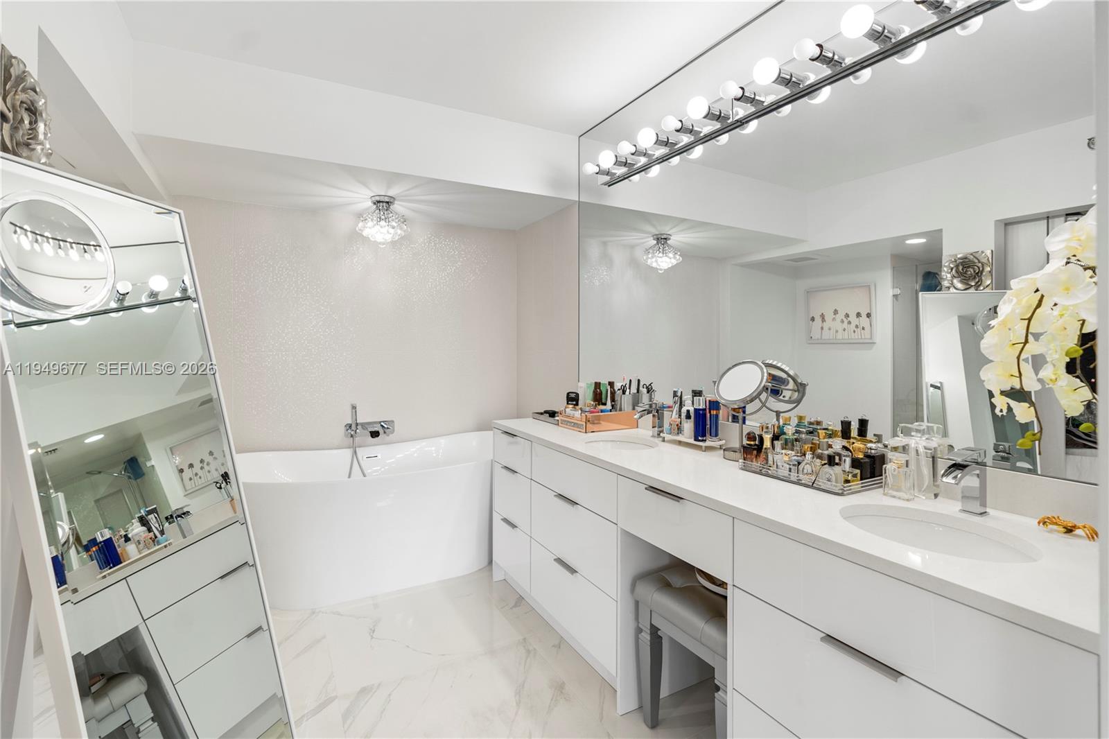 Photo of 3600 Mystic Pointe Dr  #1017, Aventura, Florida, 33180 - 