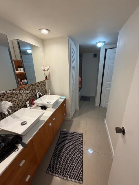 Photo of 1833 Ocean Dr  #607, Hallandale Beach, Florida, 33009 - 
