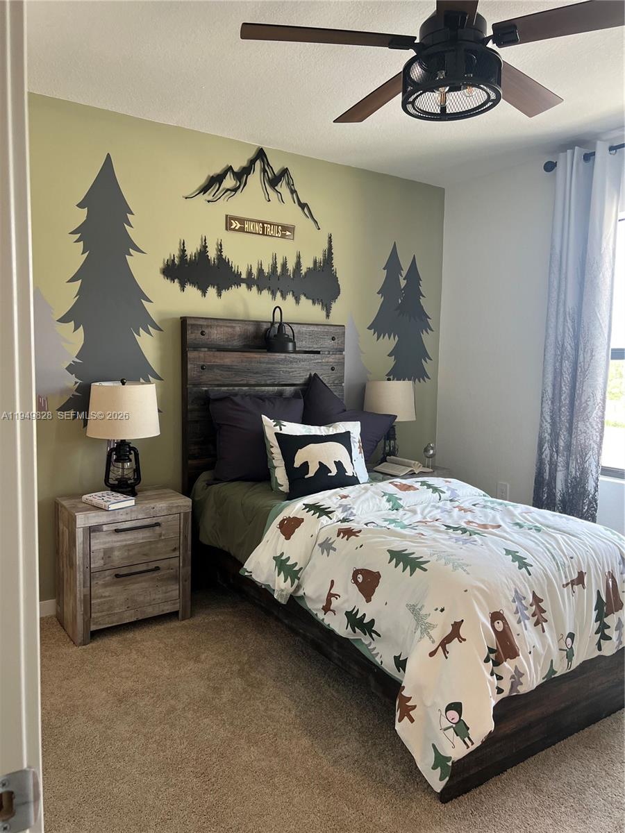 Ver detalles 417 3 / 3 1376 sq. ft. $ 2026-06-11 0 foto