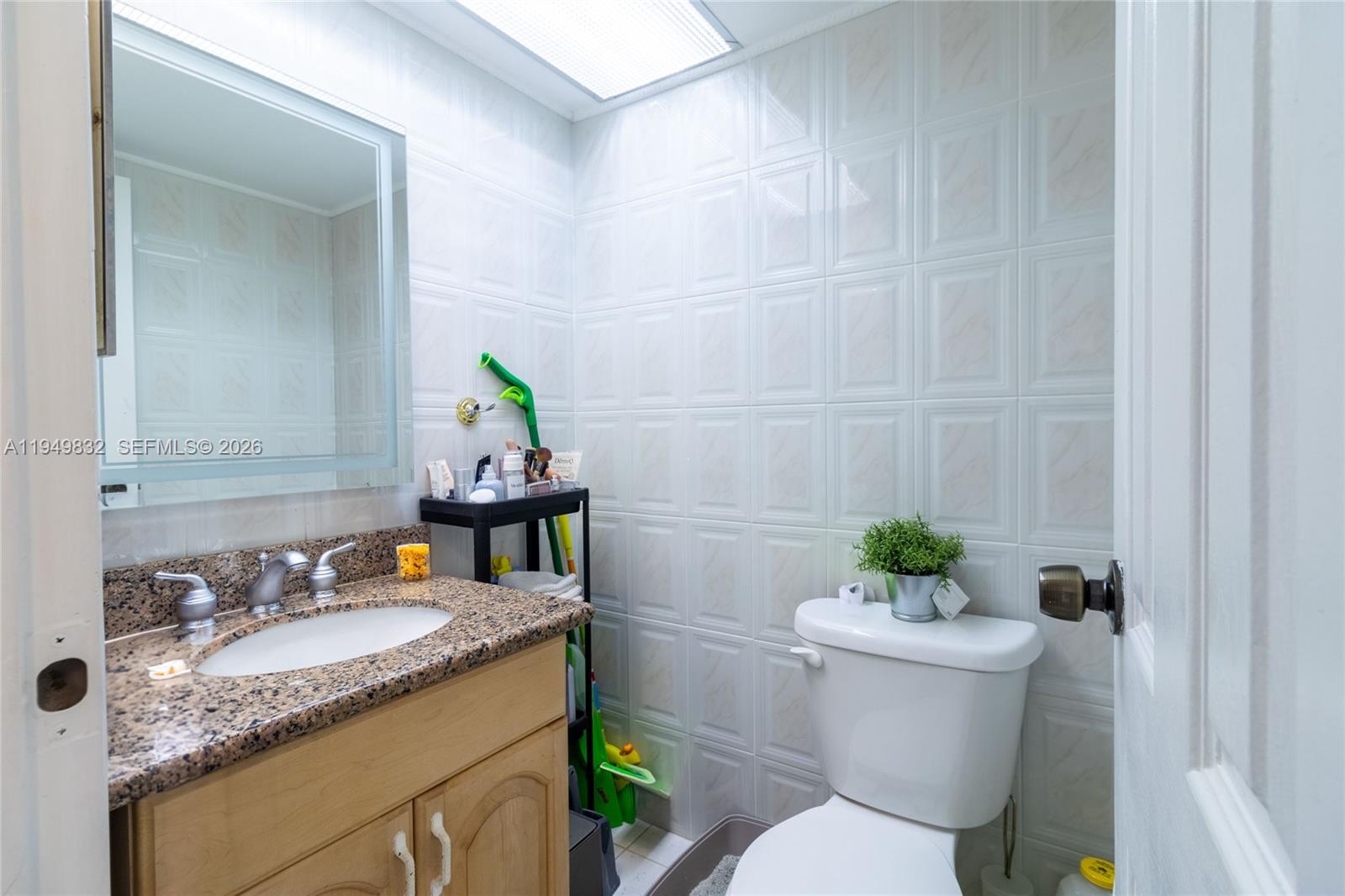 1115 1 / 2 943 sq. ft. $ 2026-01-21 0 Photo