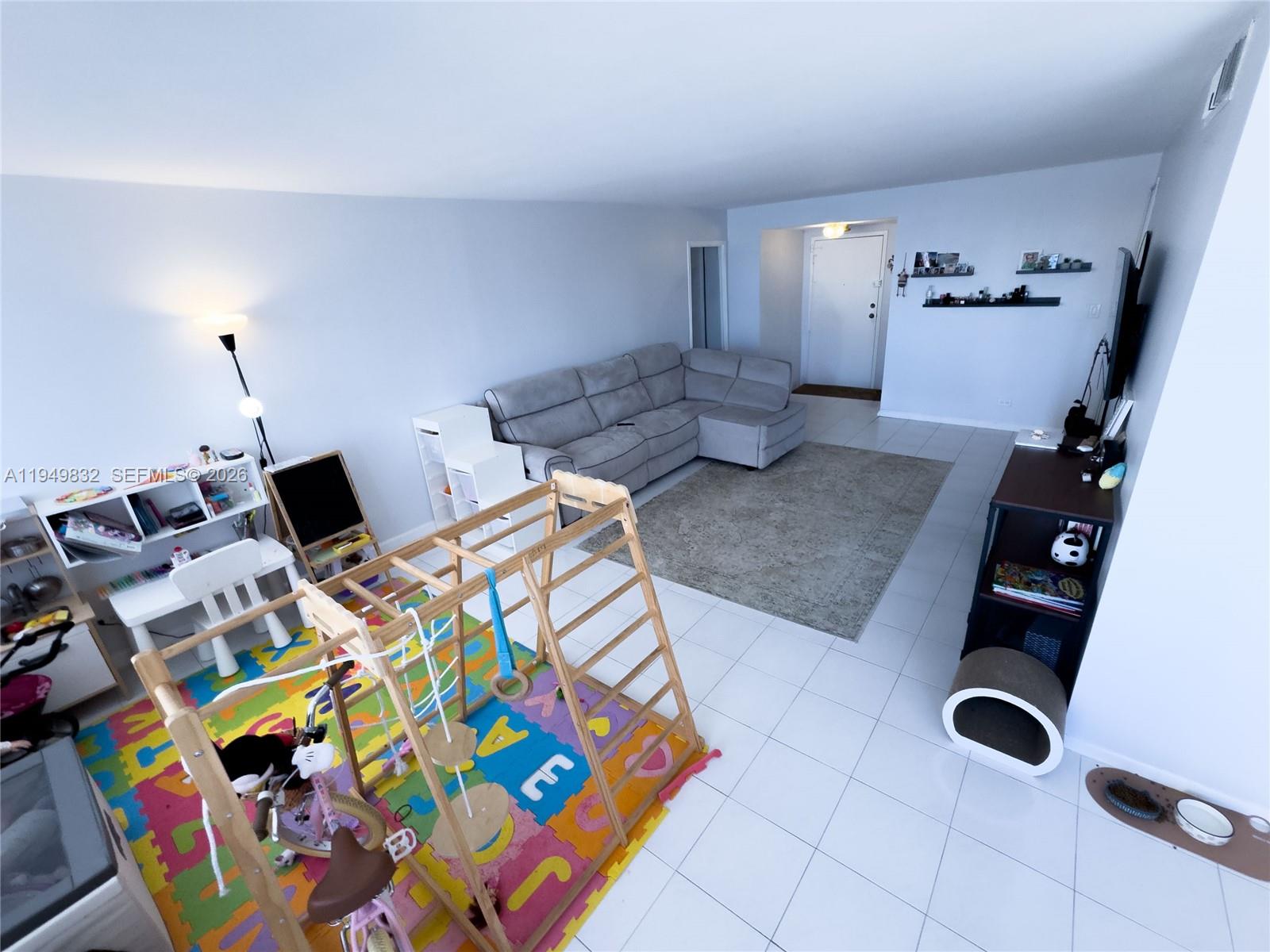 1115 1 / 2 943 sq. ft. $ 2026-01-21 0 Photo