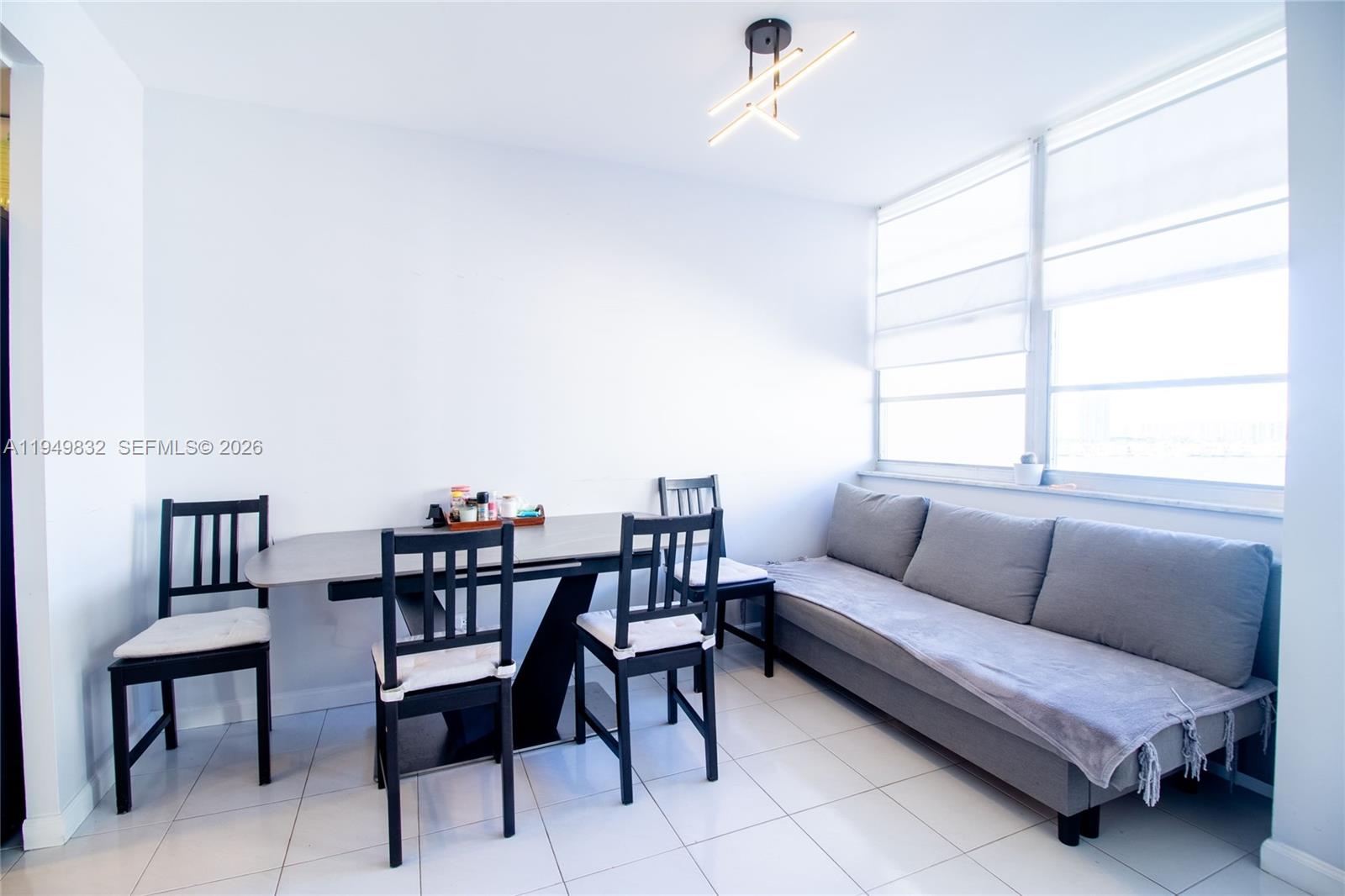 1115 1 / 2 943 sq. ft. $ 2026-01-21 0 Photo