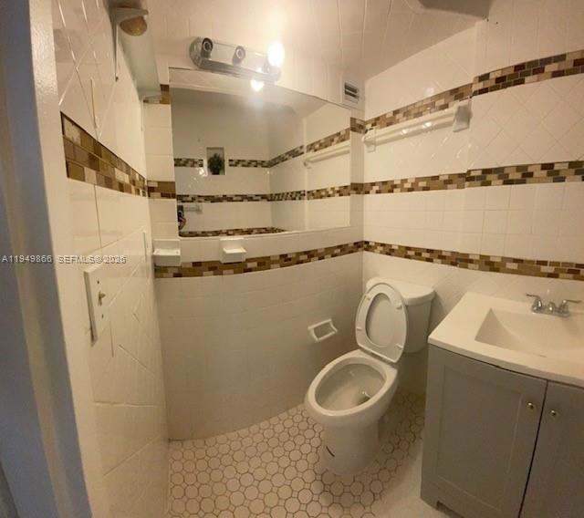 Photo of 16919 Bay Rd  #414, Sunny Isles Beach, Florida, 33160 - 