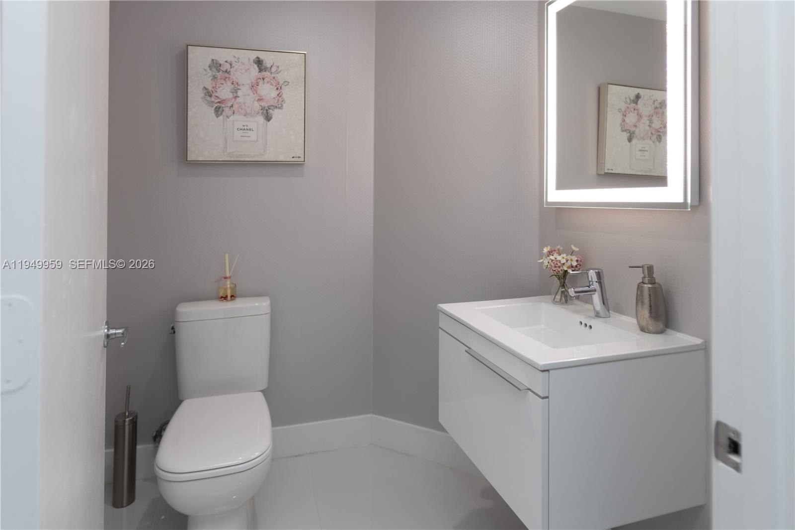 Photo of 17111 Biscayne Blvd  #505, North Miami Beach, Florida, 33160 - 