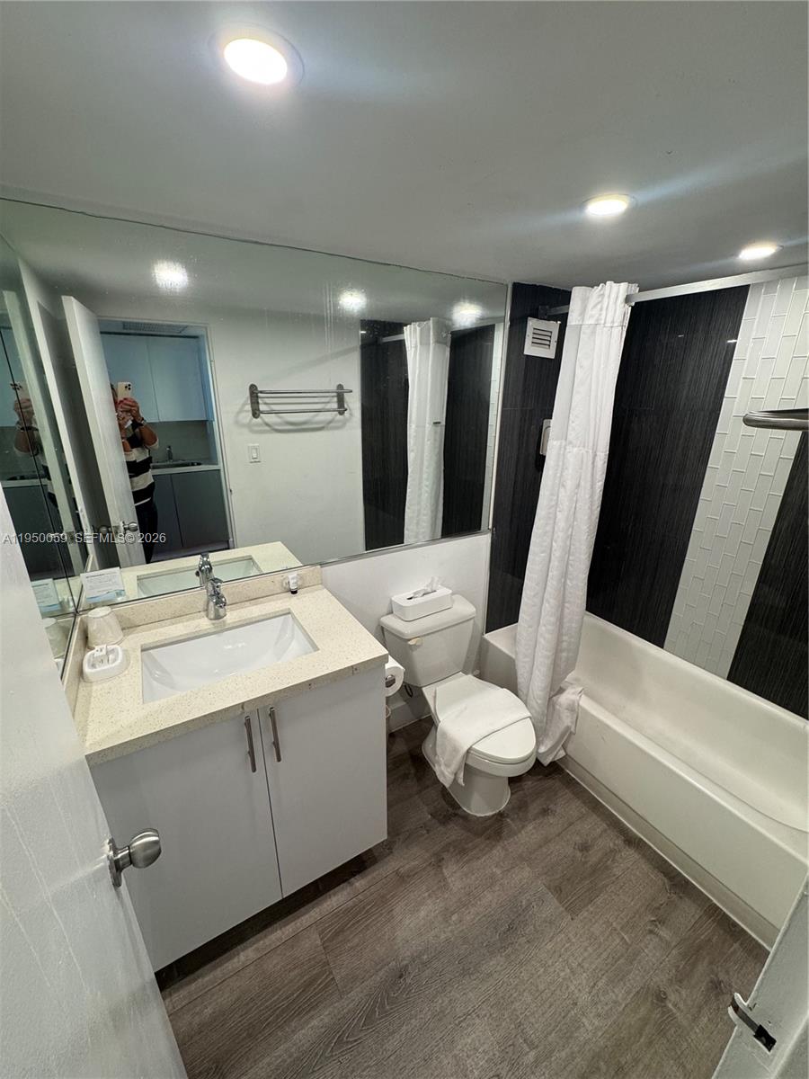 Photo of 19201 Collins Ave #1018, Sunny Isles Beach, Florida, 33160 -