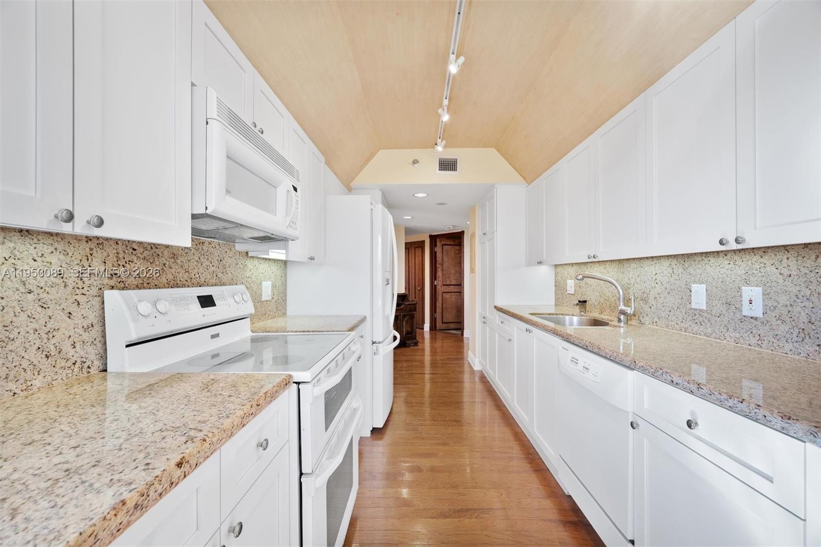 803 3 / 3 1840 sq. ft. $ 2026-01-21 0 Photo