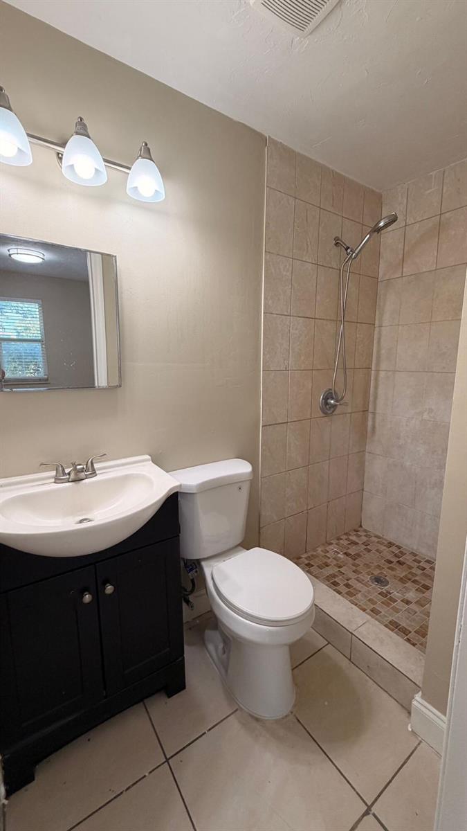 1-5  / 5 1944 sq. ft. $ 2026-05-18 0 foto