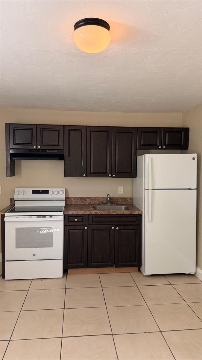 1-5  / 5 1944 sq. ft. $ 2026-05-18 0 foto