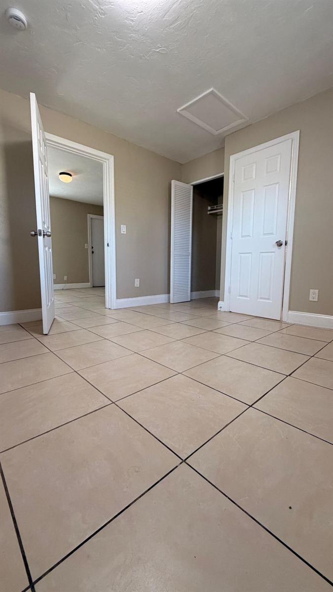 1-5  / 5 1944 sq. ft. $ 2026-05-18 0 foto