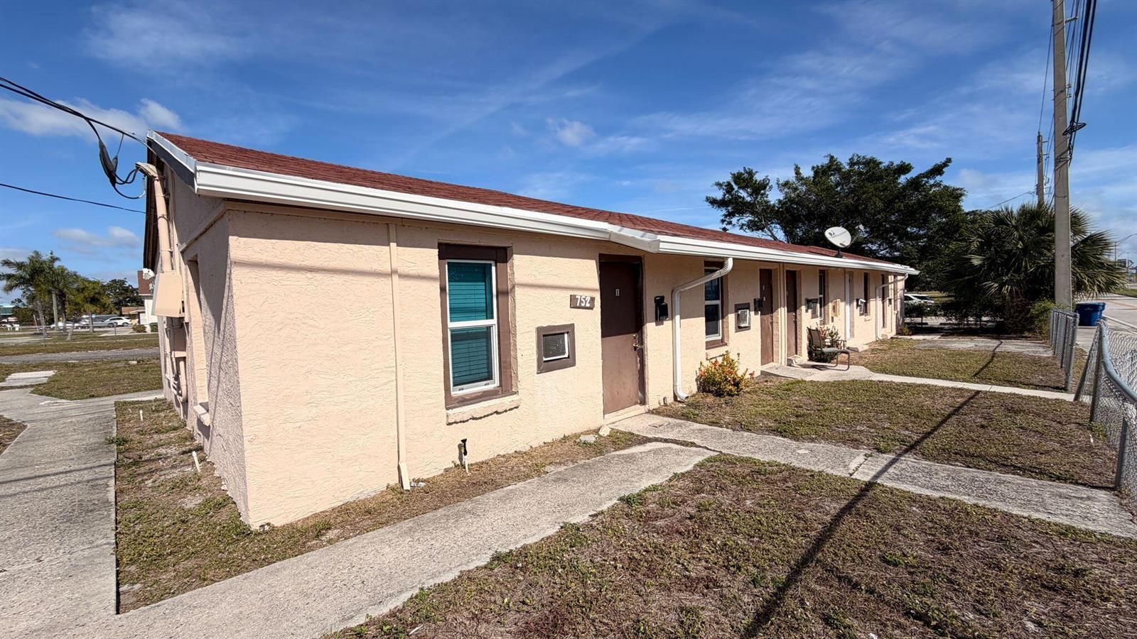 1-5  / 5 1944 sq. ft. $ 2026-05-18 0 foto