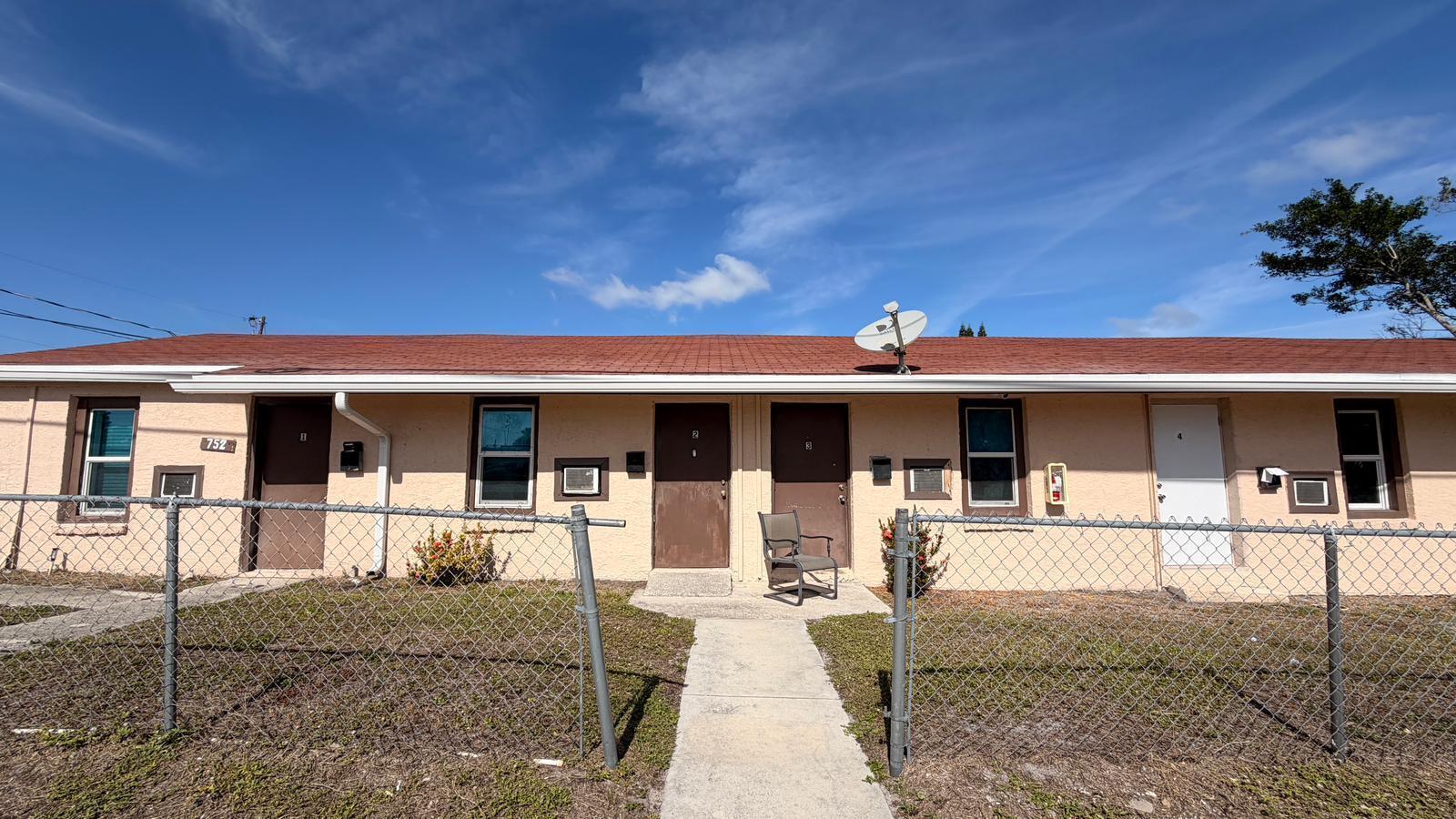 1-5  / 5 1944 sq. ft. $ 2026-05-18 0 foto