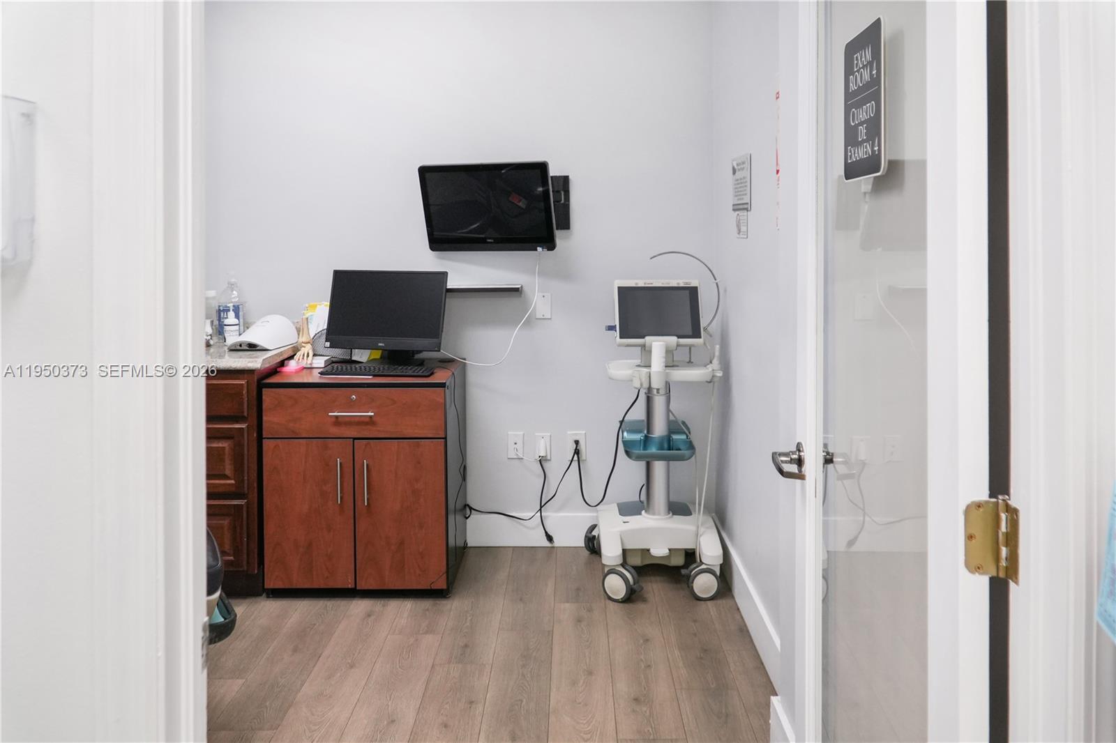 See details 112 / sq. ft. $ 2026-01-21 0 Photo