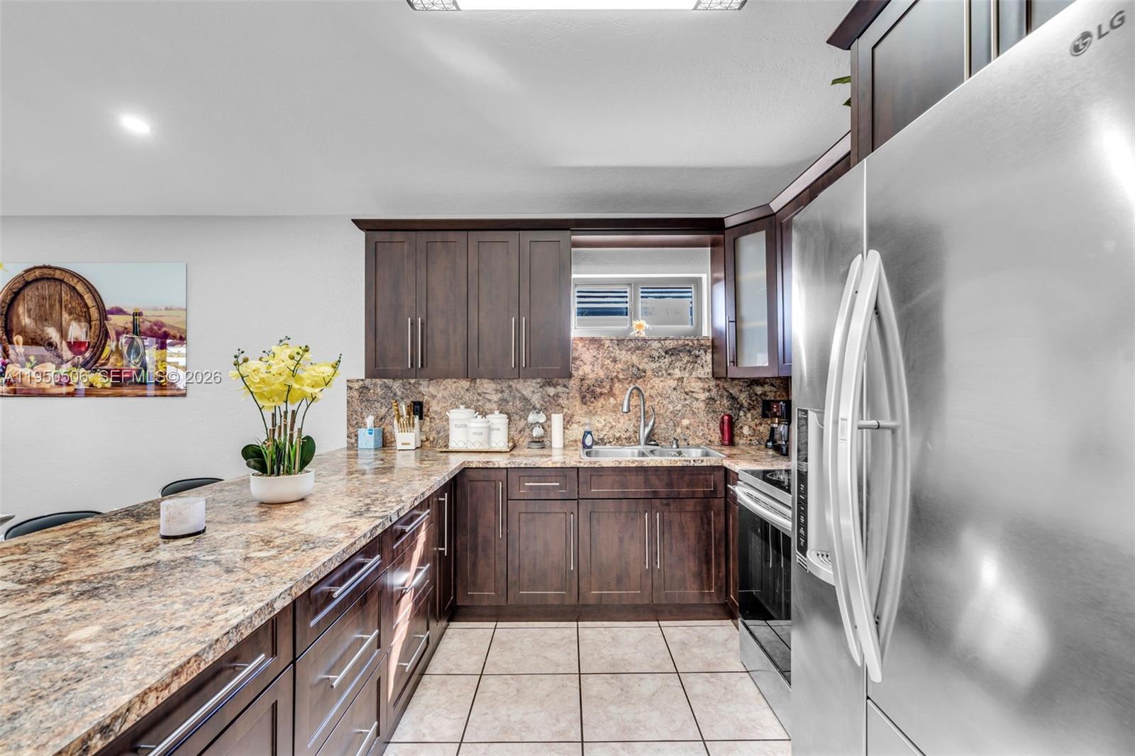 Ver detalles 7579 4 / 2 1430 sq. ft. $ 2026-05-26 0 foto