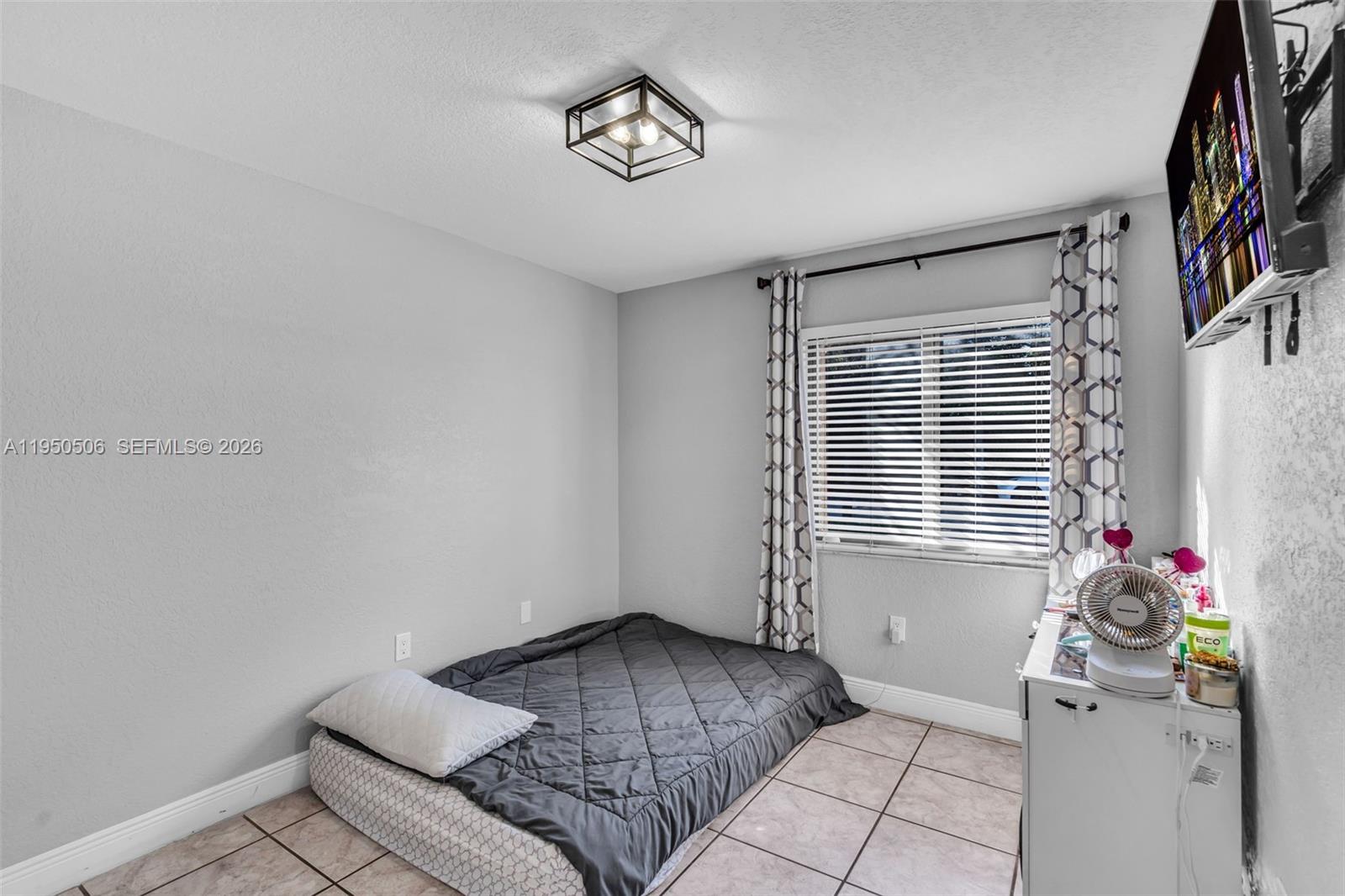 Ver detalles 7579 4 / 2 1430 sq. ft. $ 2026-05-26 0 foto