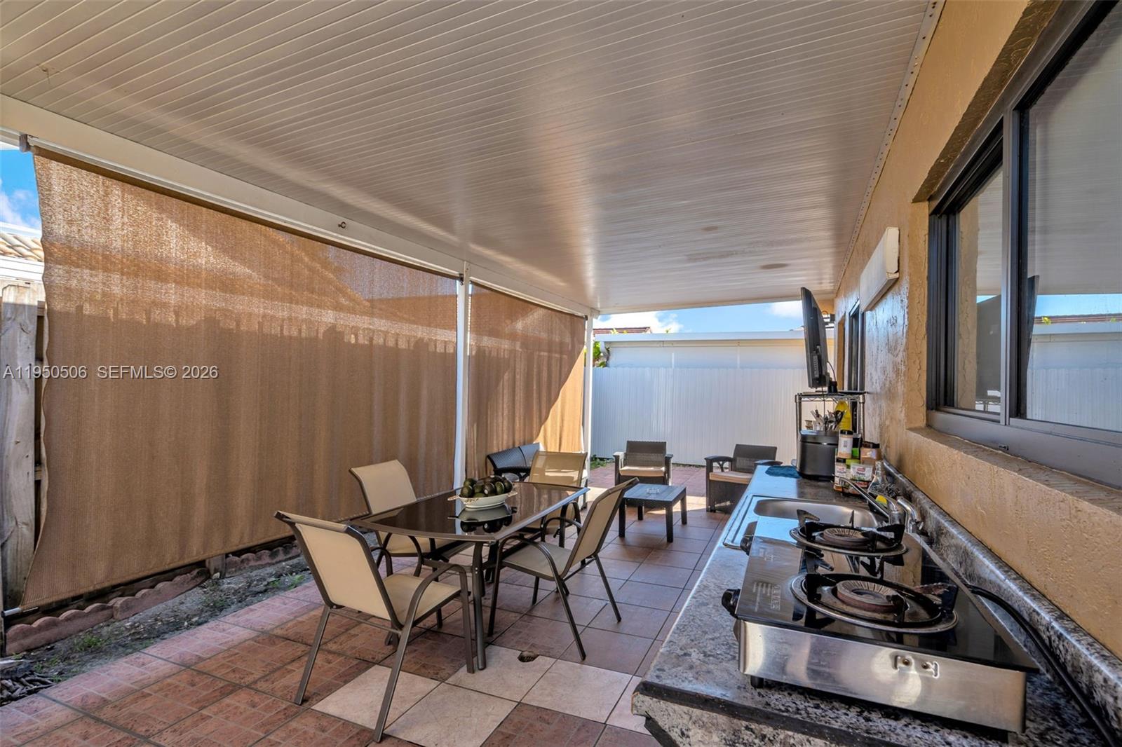 Ver detalles 7579 4 / 2 1430 sq. ft. $ 2026-05-26 0 foto