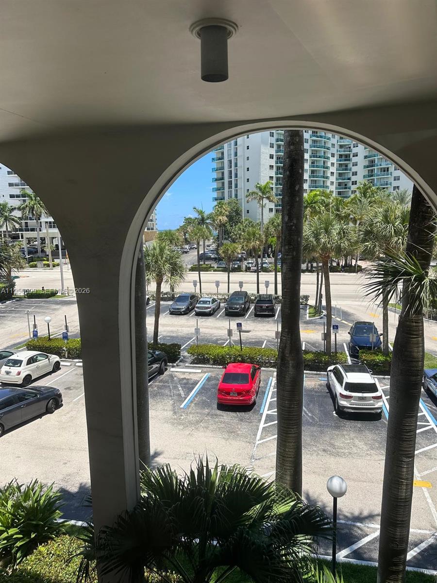 206  /   кв.футов $ 2026-01-22 0 Фото