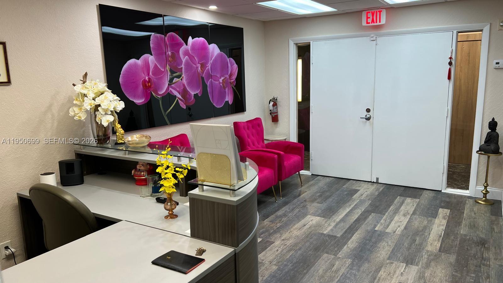 206  /   кв.футов $ 2026-01-22 0 Фото