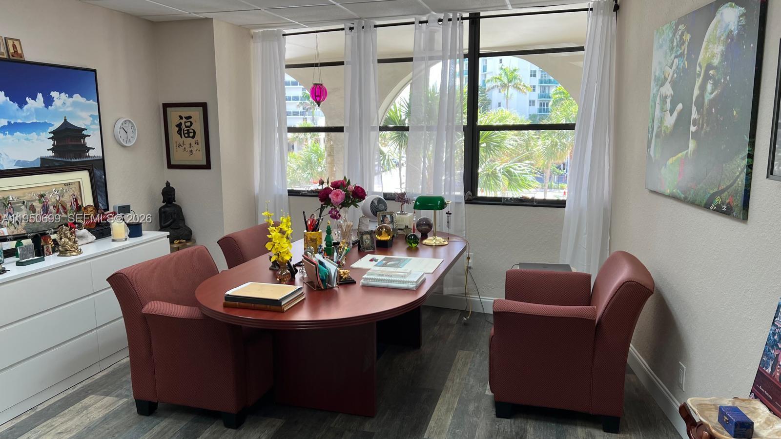 206  /   кв.футов $ 2026-01-22 0 Фото