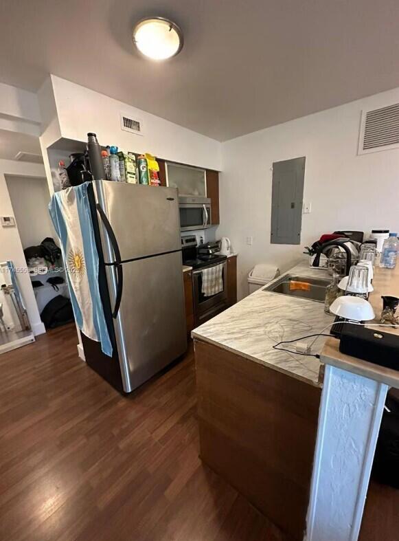   / 8 4254 sq. ft. $ 2026-06-21 0 foto