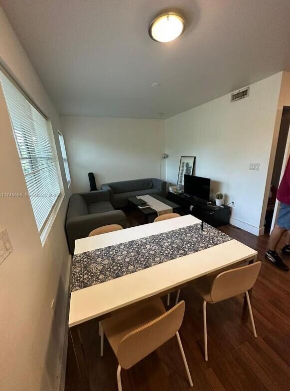   / 8 4254 sq. ft. $ 2026-06-21 0 foto