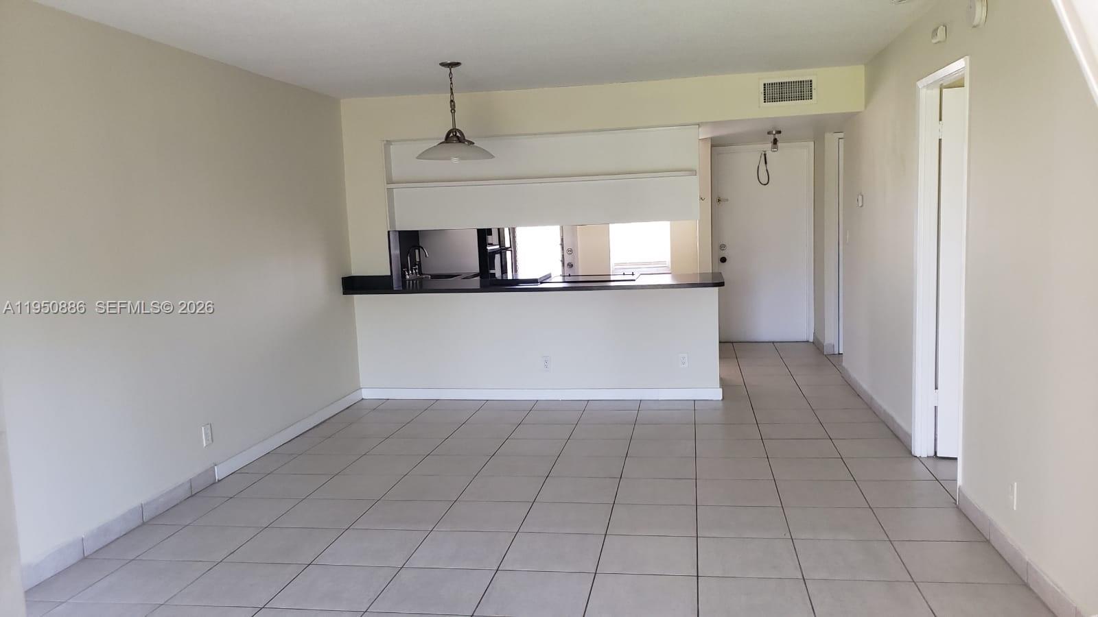 See details 207 1 / 1 700 sq. ft. $ 2026-02-04 0 Photo