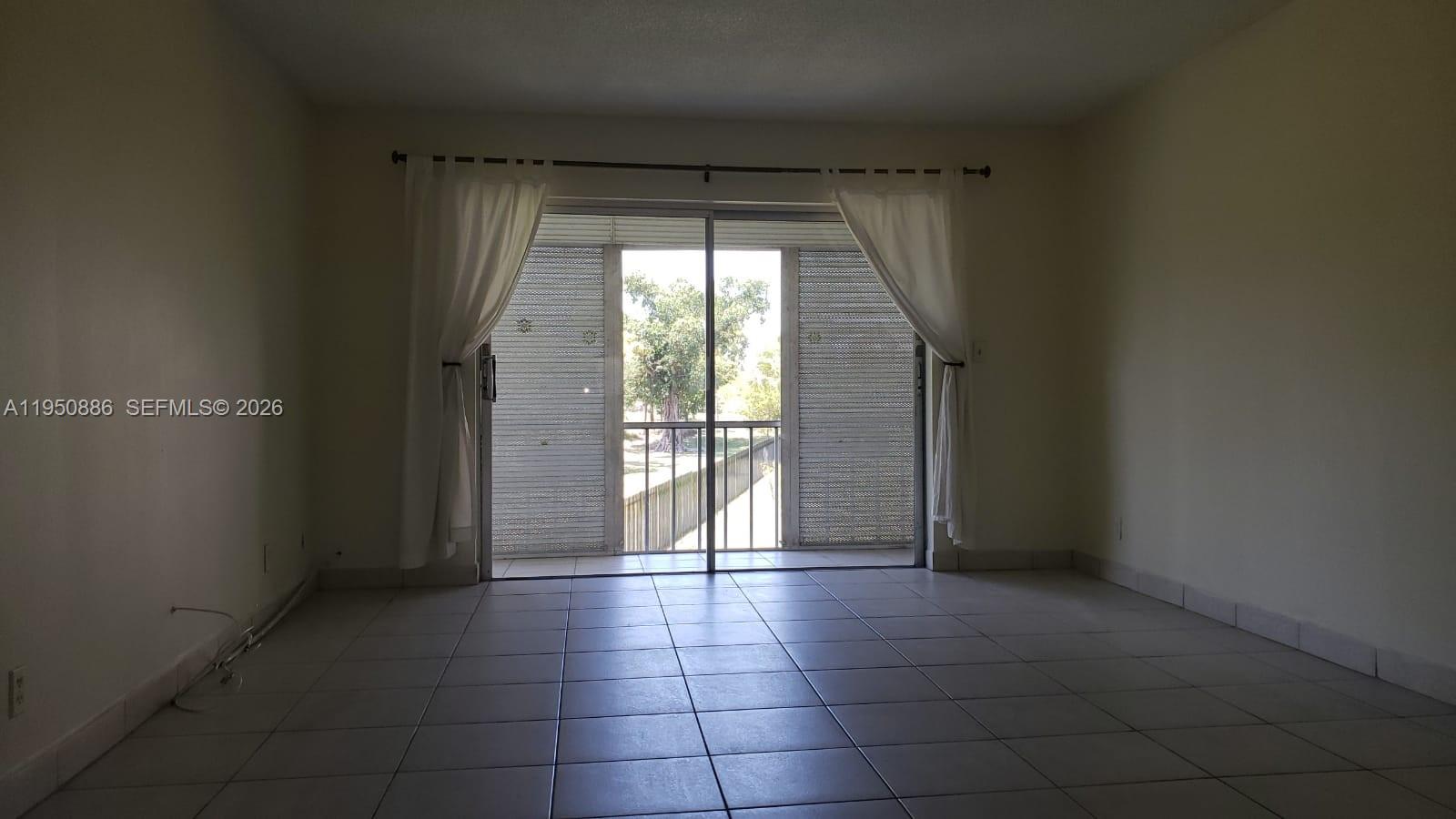 See details 207 1 / 1 700 sq. ft. $ 2026-02-04 0 Photo